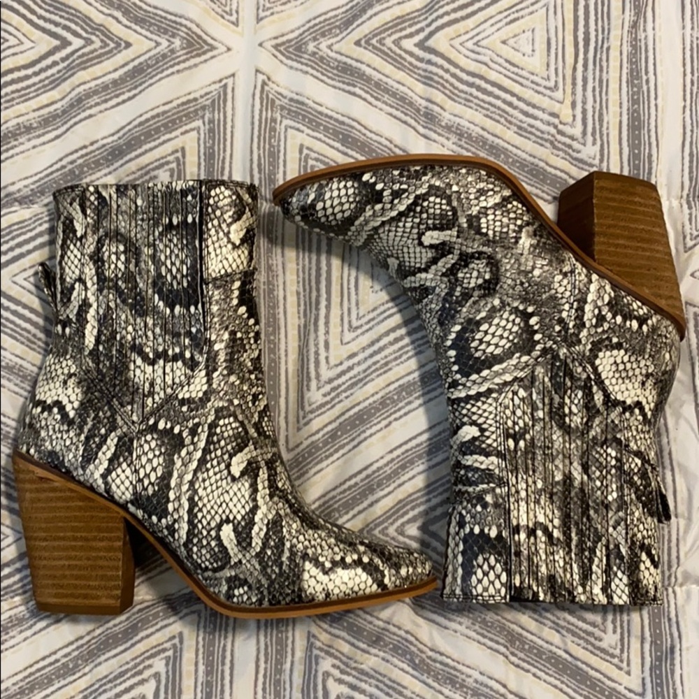 VICI DOLLS-  Vintage Havana booties size 7.5 (7)